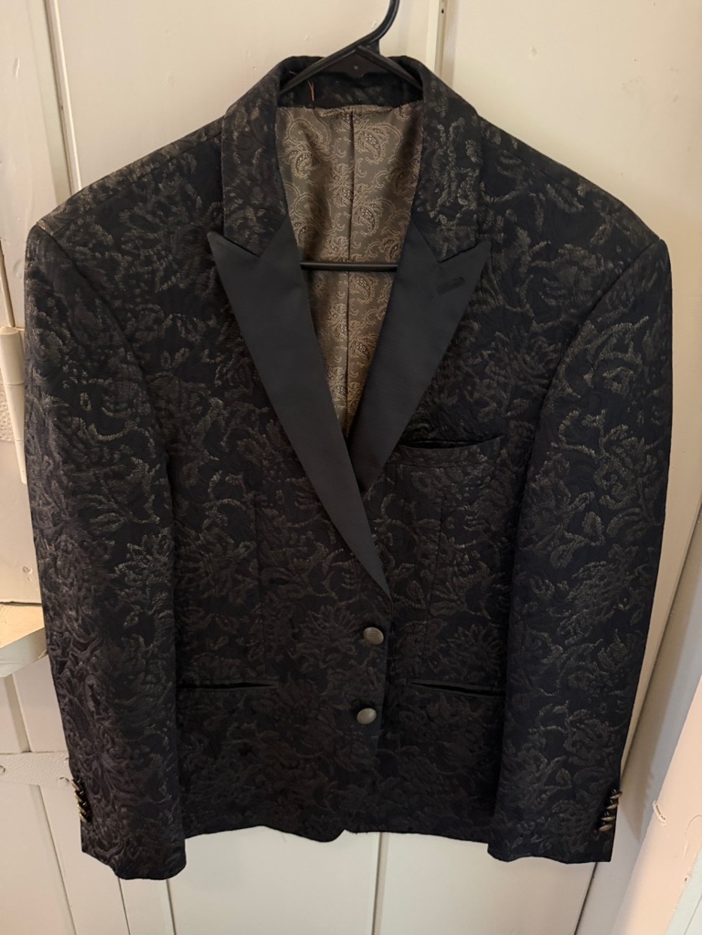 TALLIA Black Floral Jacquard Blazer with Satin Peak Lapel